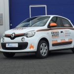 Passend zum Look des Trucks: Renault-TWINGO-Folierung mit homogener Farbgestaltung.