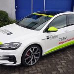 Sportliches Car Wrapping Design mit digital bedruckter Folie von Avery.