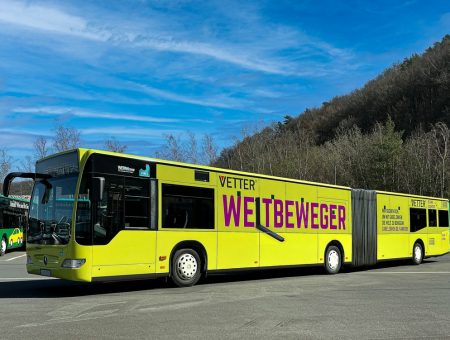 Foliendruck und Beklebung eines Busses für die Firma Vetter.