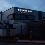 LED-Vollreliefbuchstaben montiert am Firmengebäude der Firma Kirchhoff Automotive in Attendorn.